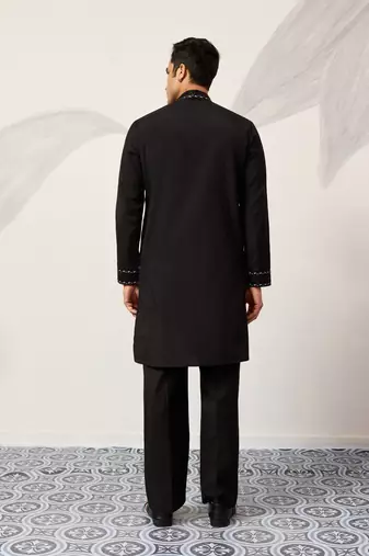 BLACK VISCOSE SILK THREAD & SEQUINS EMBROIDERED WORK FUNCTION FESTIVAL MARRIAGE PARTY WEAR STRAIGHT KURTA DUPATTA