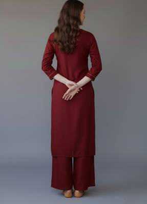 Maroon embroidered rayon kurta set 2