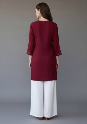 Maroon embroidered rayon kurta set 2
