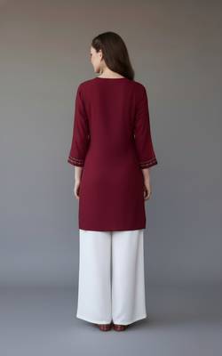 Maroon embroidered rayon kurta set 2