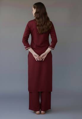 Maroon embroidered rayon kurta set 2