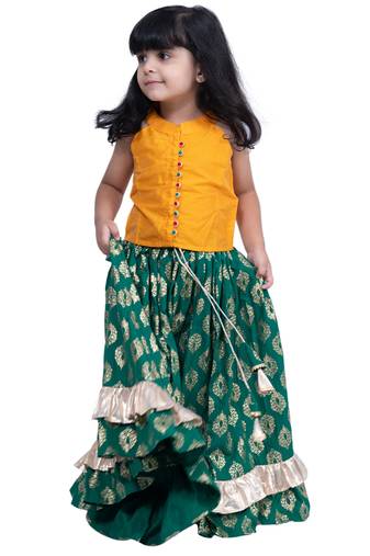 sleevless solid top with printed lehenga  - yellow & green