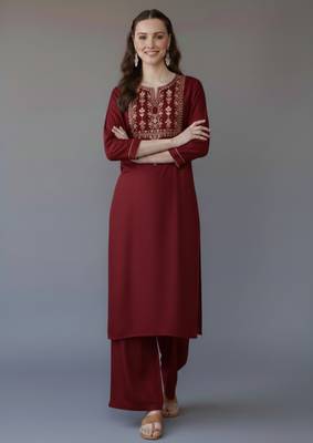 Maroon embroidered rayon kurta set 3