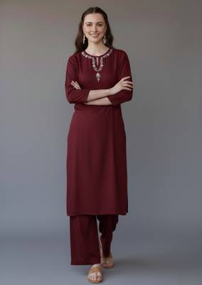 Maroon embroidered rayon kurta set 3