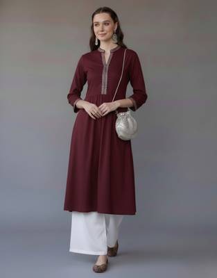 Maroon embroidered rayon kurta set 3