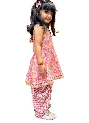 cotton sleeveless all over printed top with dhoti - peach & white 4