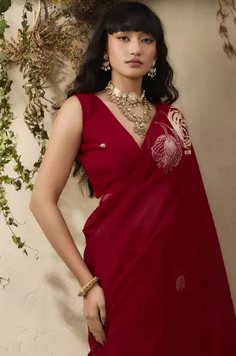 Red munga silk handloom weaving saree