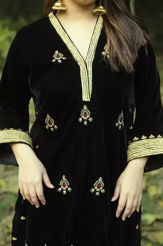 Black velvet embroidered kurta set