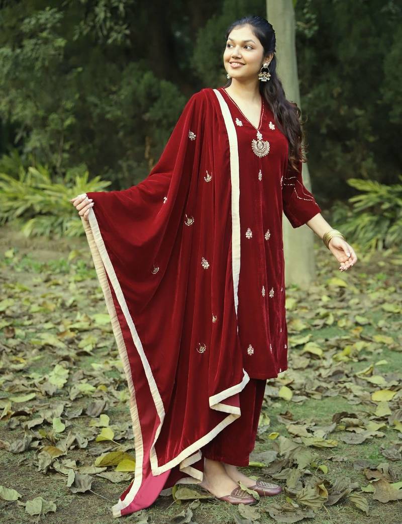 Red velvet hand embroidered kurta set with velvet dupatta