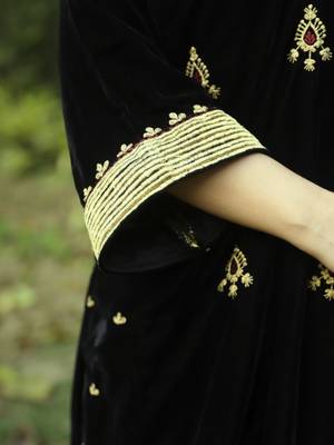 Black velvet embroidered kurta set 3