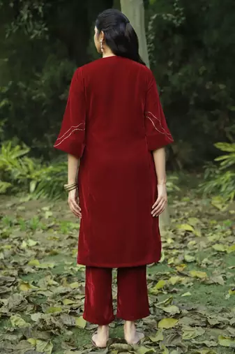 Red velvet hand embroidered kurta set with velvet dupatta