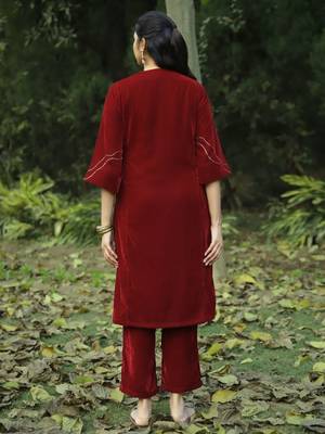 Red velvet hand embroidered kurta set 4