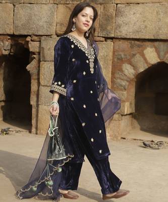 Navy blue velvet embroidered kurta set with dupatta 1