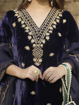 Navy blue velvet embroidered kurta set with dupatta 3