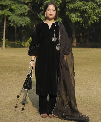 Black velvet chandbali hand embroidered kurta set 3
