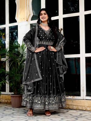 Black Thread & Sequins Work Gown Set 2