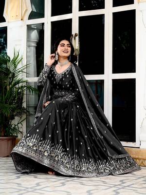 Black Thread & Sequins Work Gown Set 3