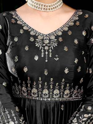 Black Thread & Sequins Work Gown Set 4