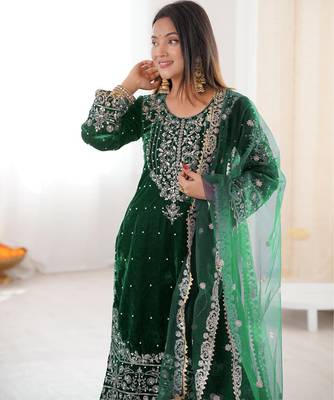 Green velvet sharara set with thread and sequence work 4