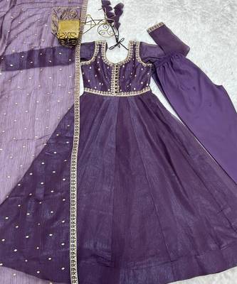 Purple anarkali set with intricate embroidery work 5