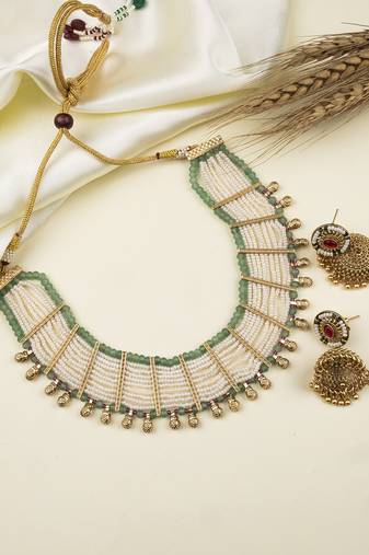 Elegant white beads bandhai choker necklace set
