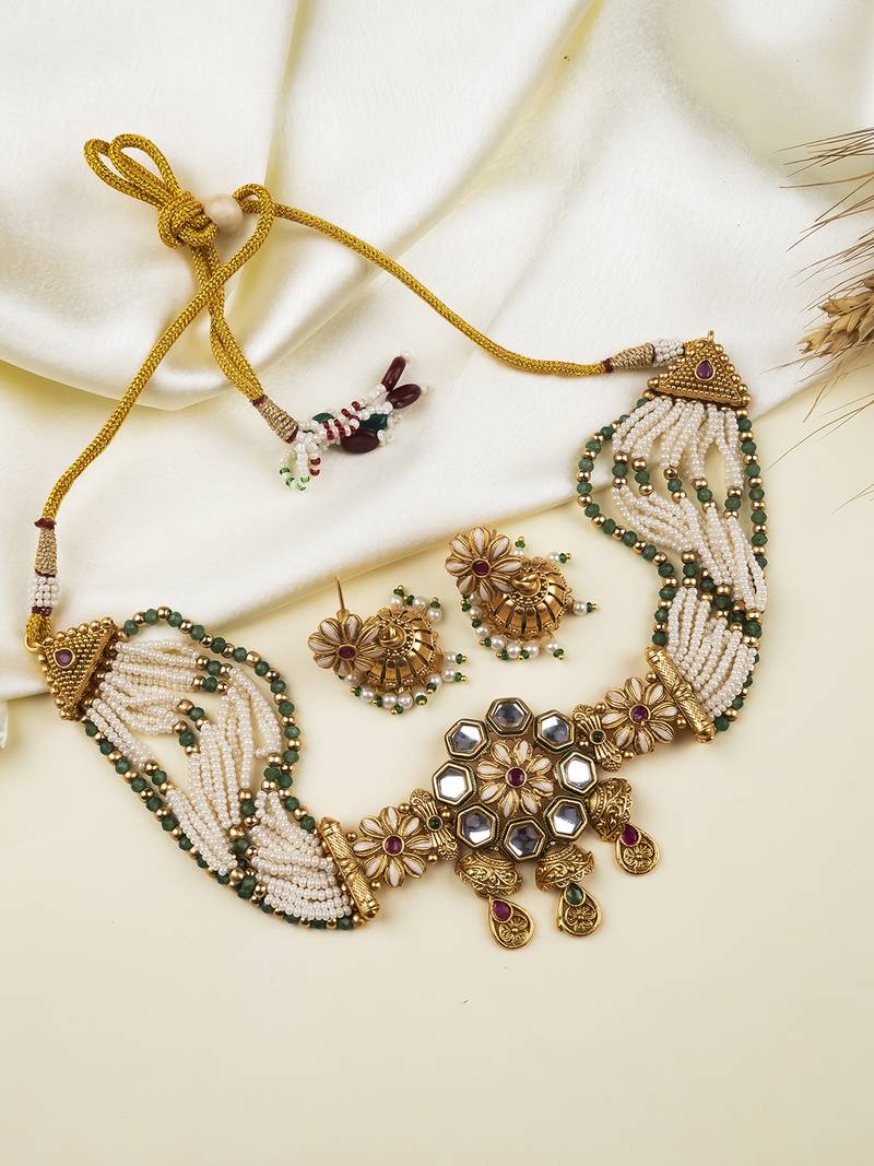 Kundan meenakari pushp bandhai chowker set