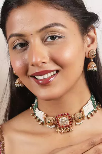 Handcrafted kundan meenakari bandhai chowker set