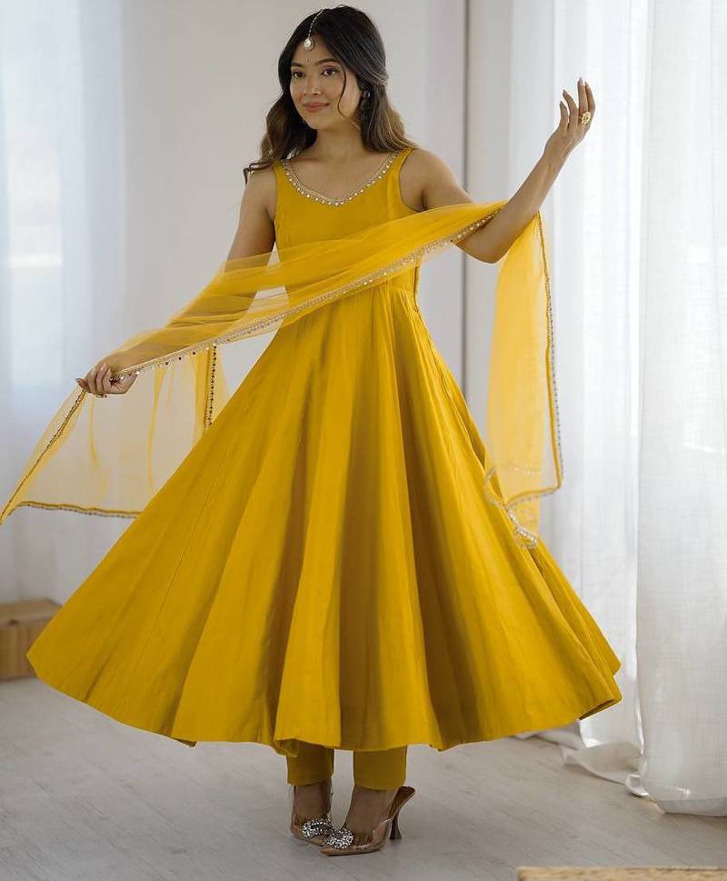 Pure romansilk chanderi fabric fully flare anarkali with pant dupatta set ready to wear