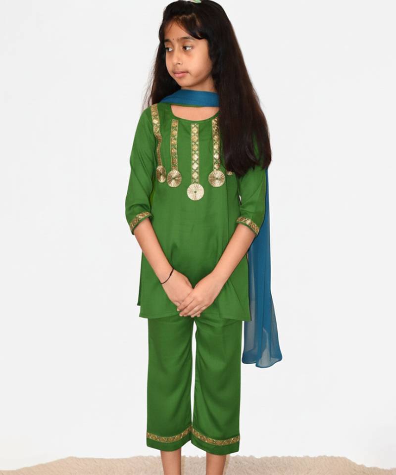 Green embroidered cotton kurta set