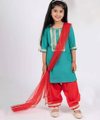 Blue embroidered cotton kurta set 1