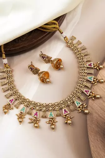 Multicolor bandhai necklace set