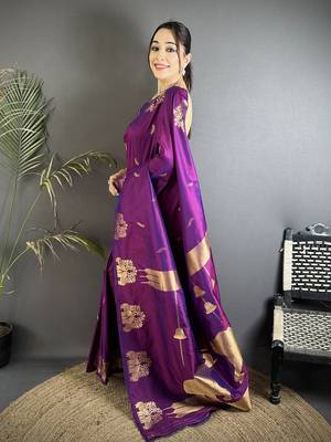 purple soft silk blend mofits zari weaving banarasi saree with unique border 2