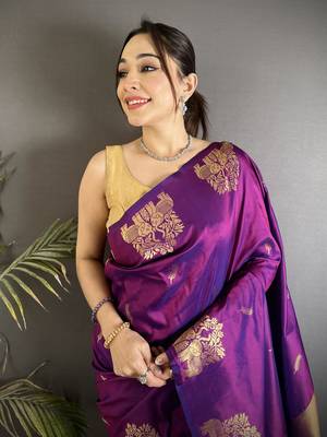 purple soft silk blend mofits zari weaving banarasi saree with unique border 4