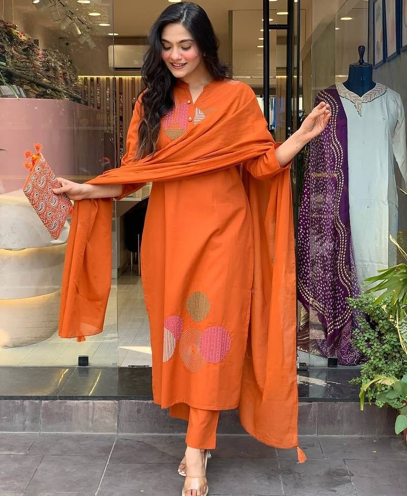 Orange embroidered rayon slub suit set dupatta