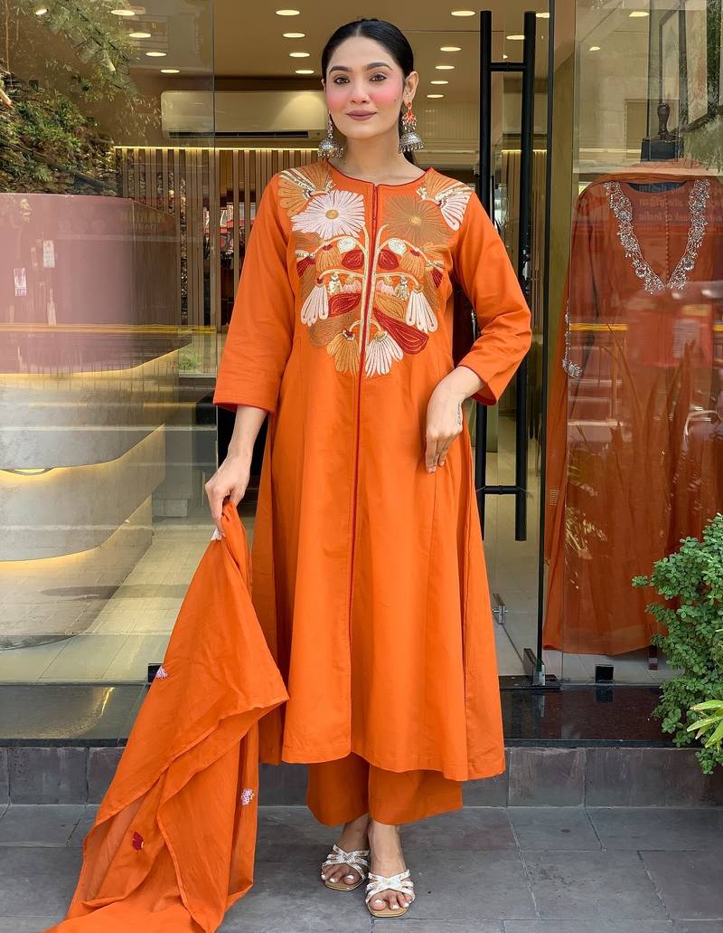 Chanderi silk orange floral embroidered kurta set with dupatta
