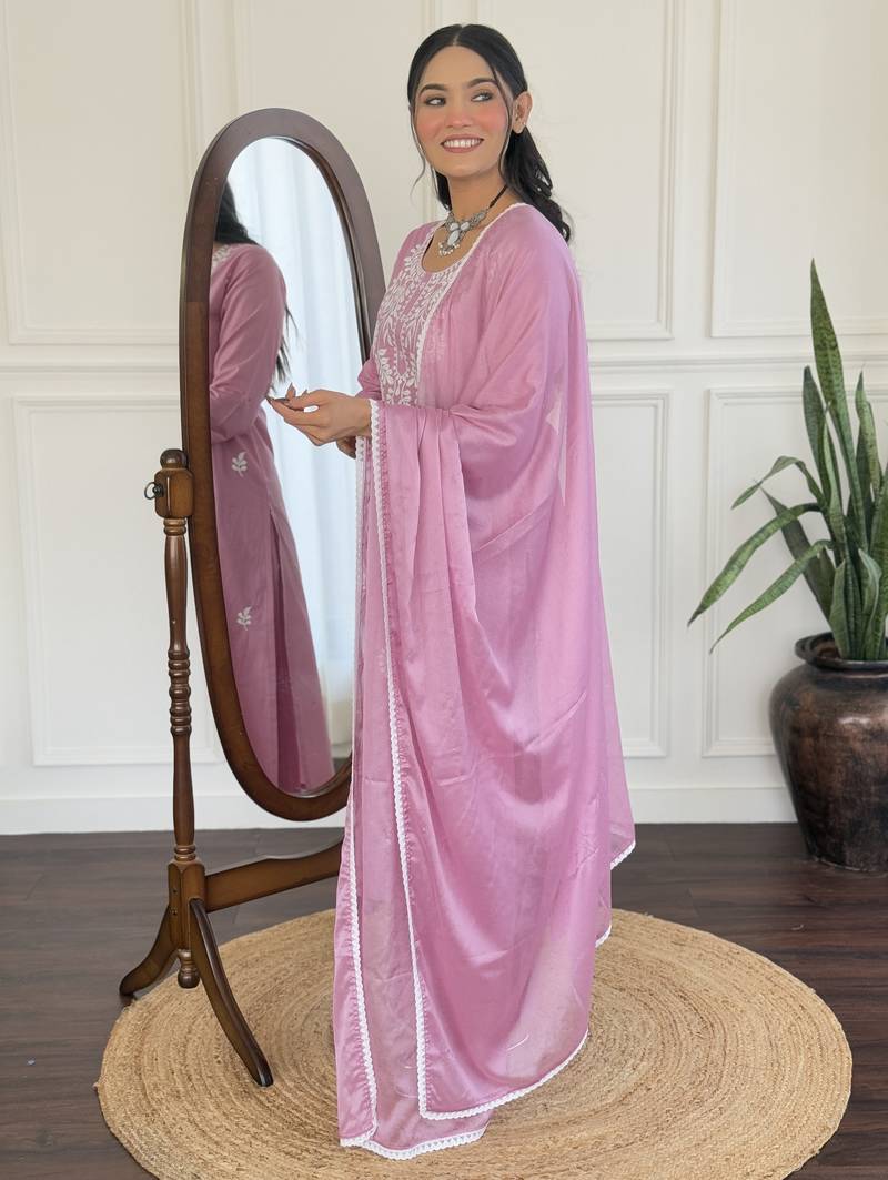 Mauve pink embroidered viscose salwar kameez