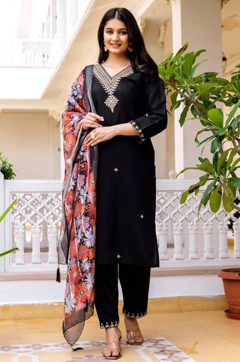Embroidered viscose chanderi black salwar kameez