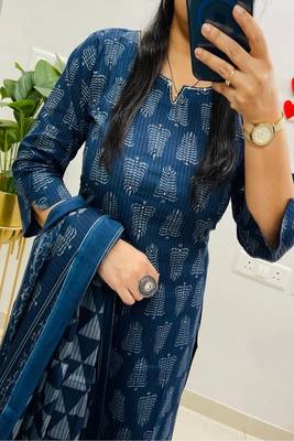 Floral printed  cotton round neck kurta trouser & dupatta set 4