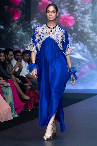Royal blue embroidered puresilk kaftan set
