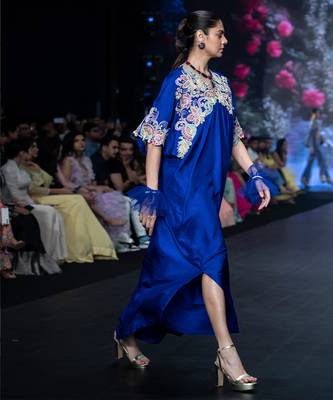 Royal blue embroidered puresilk kaftan set 2