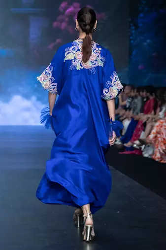 Royal blue embroidered puresilk kaftan set