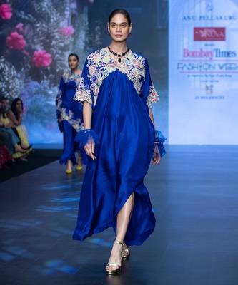 Royal blue embroidered puresilk kaftan set 4