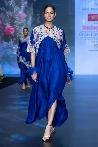 Royal blue embroidered puresilk kaftan set
