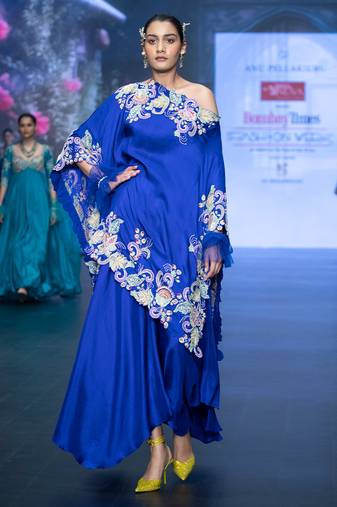 Royalblue embroidered puresilk kaftan set