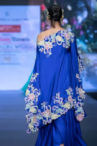 Royalblue embroidered puresilk kaftan set