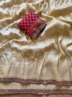 Off White Color Jaqurad Weaving Work Viscos & Naylon Dola Silk Blend Saree 4