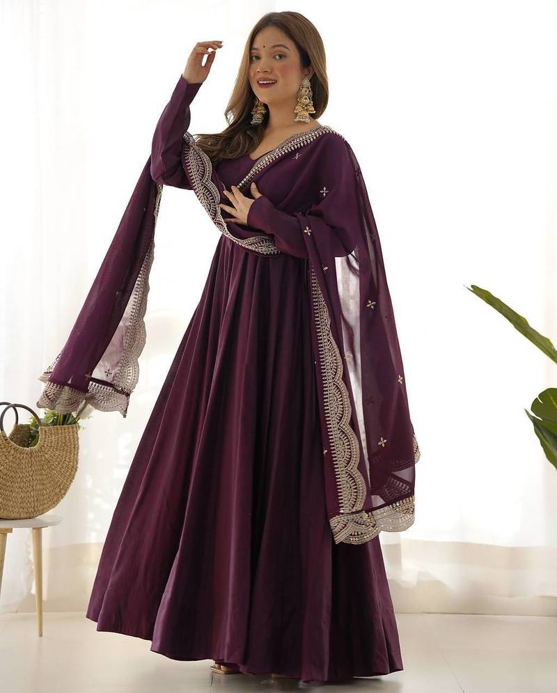 Women pure romansilk chanderi fully flair anarkali pant with dupatta set