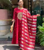 Womens elegant red embroidered kurta with contrast dupatta