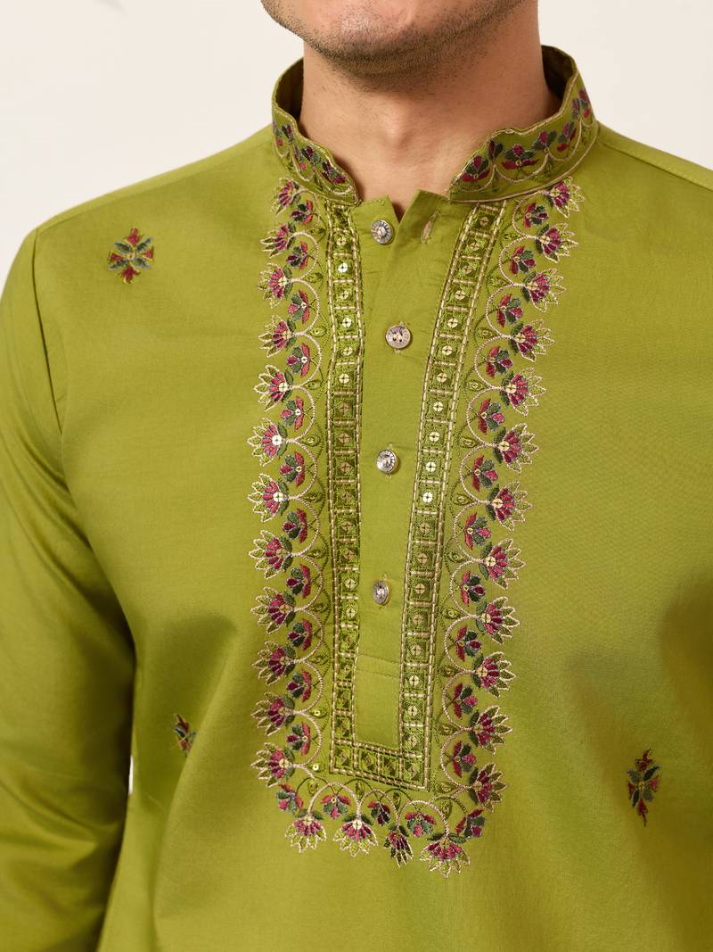 FLUORESENT GREEN VISCOSE SILK THREAD & SEQUINS EMBROIDERED WORK FESTIVAL MARRIAGE PARTY WEAR STRAIGHT KURTA DUPATTA