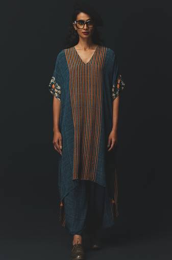 Blue embroidered crepe kurta set